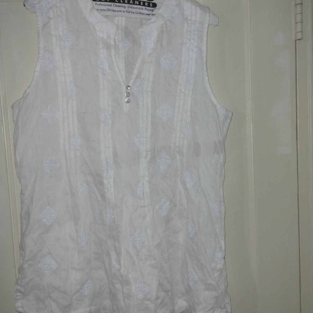 St. Tropez White Linen Sleeveless Blouse